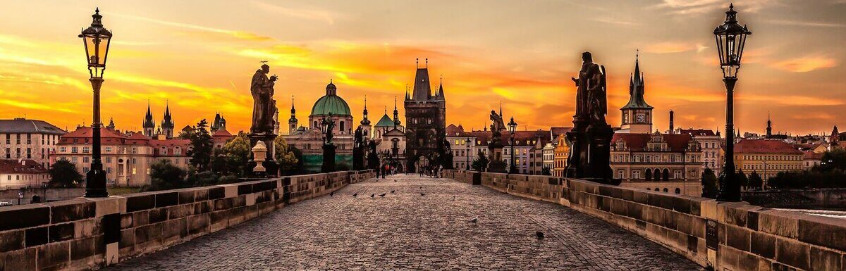7 Amazing Reasons to Study in the Czech Republic. Image of Charles bridge in Prague.