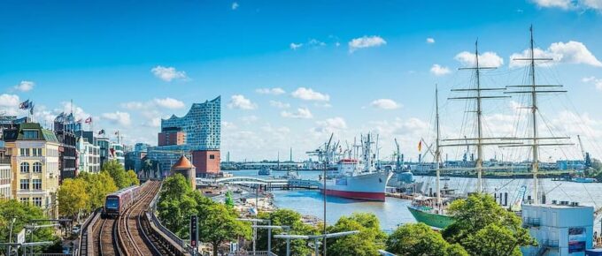 Discover opportunities in Germany. Wide angle image of Hamburg with the Elbphilharmonie Hamburg concert hall in the background.